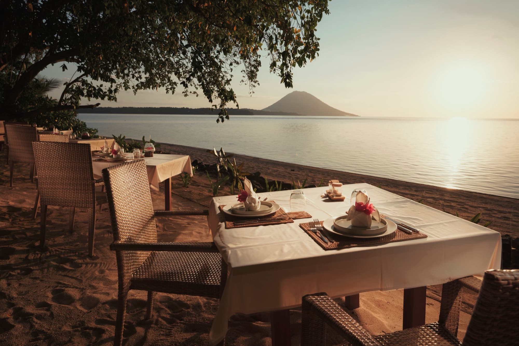 The resort restaurant open to the beach at Siladen