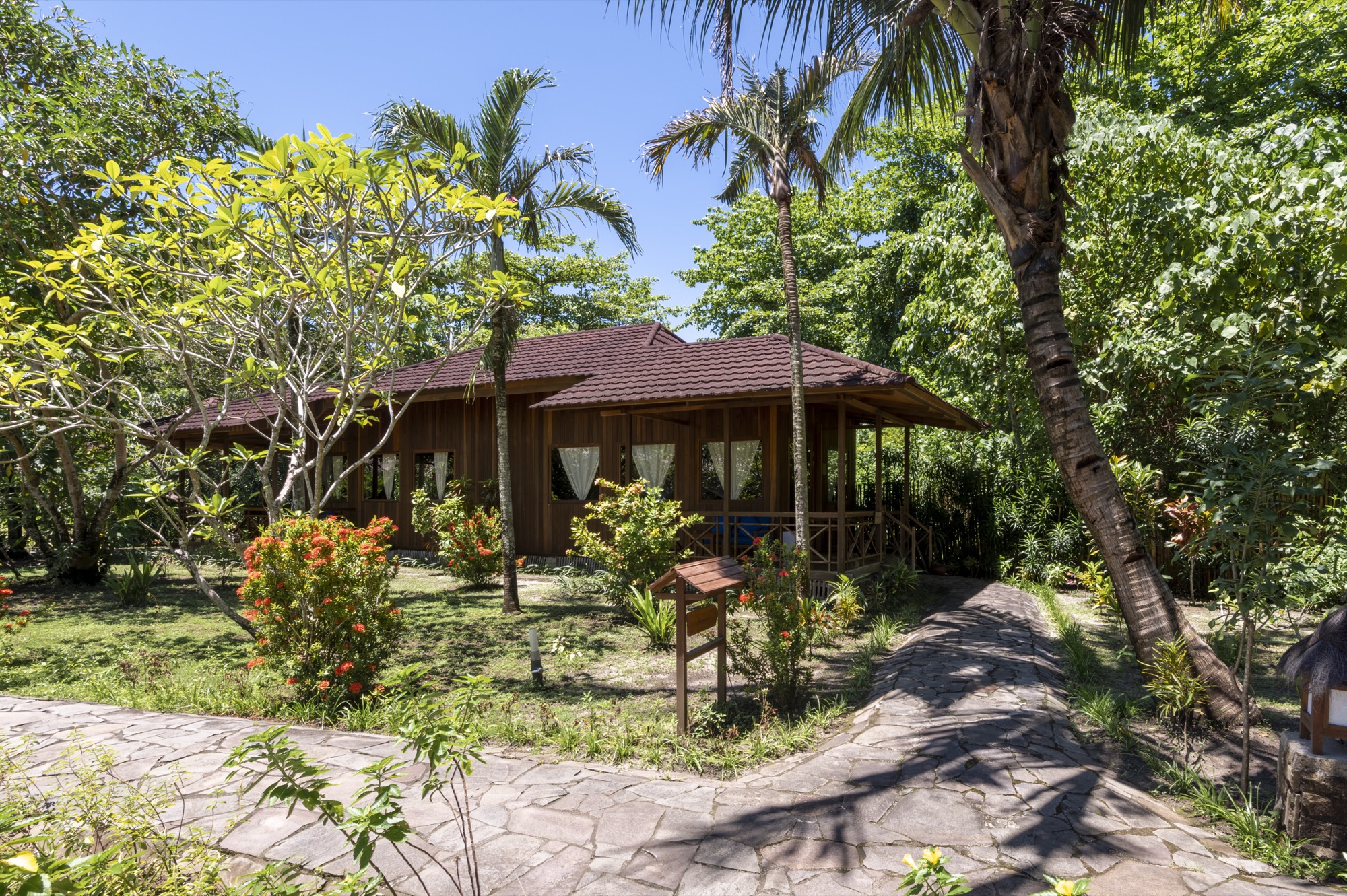 Garden Room set among tropical planting a short walk from the beach